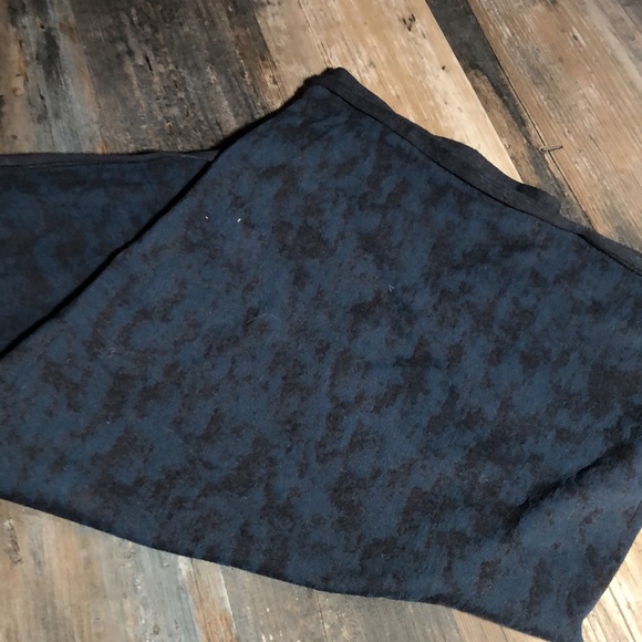 Lululemon Savasana scarf/wrap - Picture 5 of 5